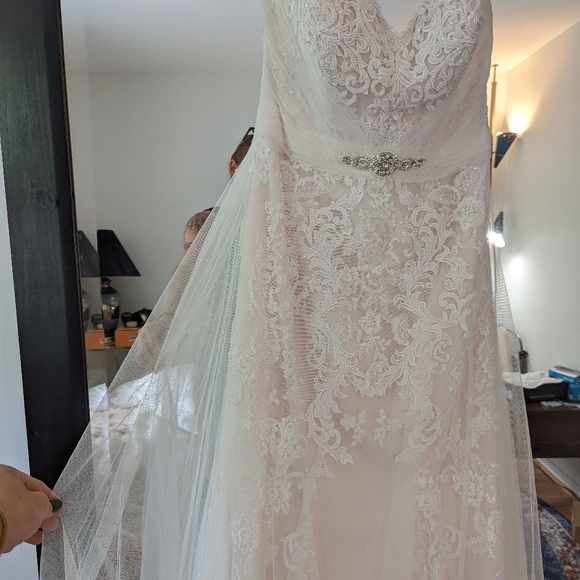 Stella York #6341 Sample Gown Bridal Size 14 - Picture 4 of 9